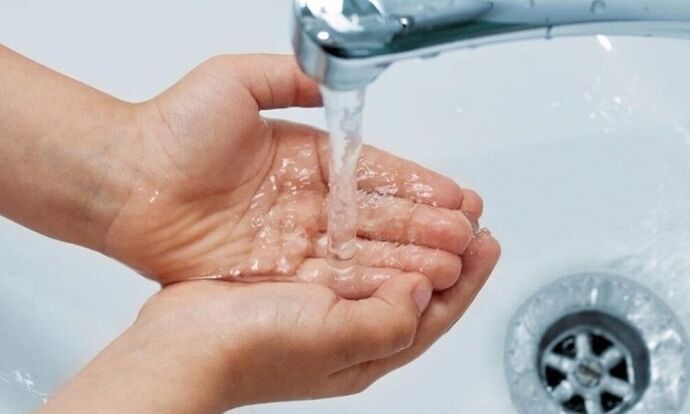 lavaggio delle mani come prevenzione delle infestazioni parassitarie